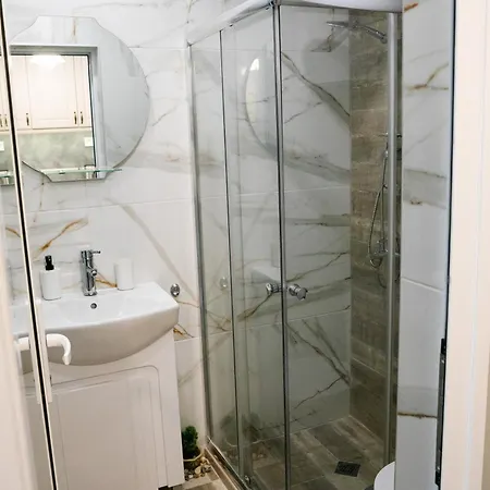 Seaside Garden Apartment