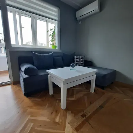 Seaside Garden Apartment Warna